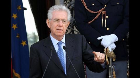 Tasse, Monti: “Le abbasseremo con la lotta all’evasione”