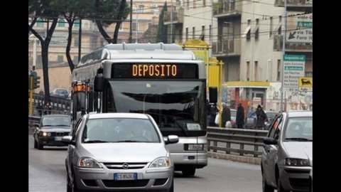 Sciopero trasporti, venerdì nero per bus e metro: ecco gli orari a Roma, Torino e Bologna