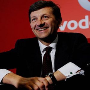 Lui per Lei: Colao schiera Vodafone con la campagna Onu