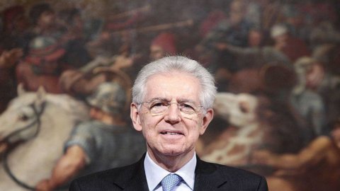 Monti dalla Russia: l’impegno di uno statista è di pensare alle generazioni future