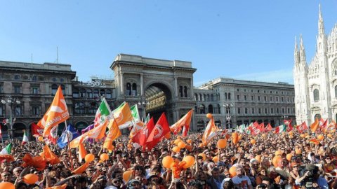 25. April, Streit um Ladenöffnung in Mailand: Pisapia und Gewerkschaften dagegen, Genossenschaft dafür