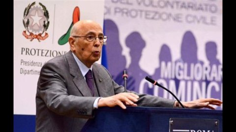 Napolitano: no al voto anticipato, prima la riforma elettorale