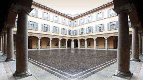 Mediobanca inaugura la sua biblioteca storica nel vecchio ufficio di Cuccia