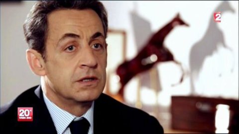 Fransa: Yüksek siyasi içerikli XNUMX Mayıs. Sarkozy sendikalara meydan okuyor