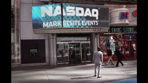 Le Nasdaq bat Dax. Mais en avril le premier mois dans le rouge de 2012 après le sprint du début d'année