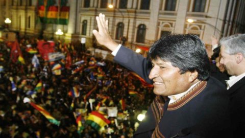 Bolivia like Argentina: Evo Morales nationalizes the Spanish Red Electrica