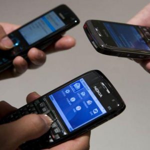 Agcom: Italia prima in Europa per connessioni mobile, ma più per gioco che per business