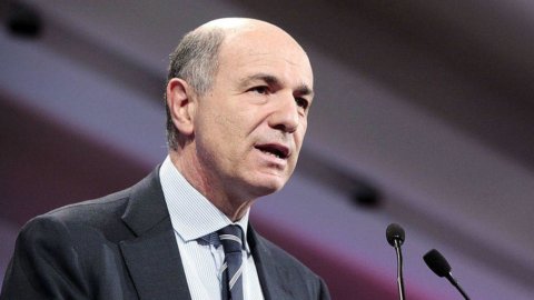 Ci sarà anche il ministro Corrado Passera al Technology Forum di Ambrosetti, venerdì e sabato