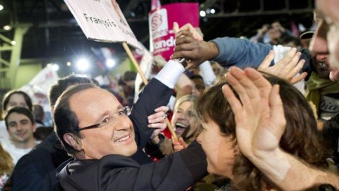 Francia: Presidente Hollande, en nombre de Mitterrand