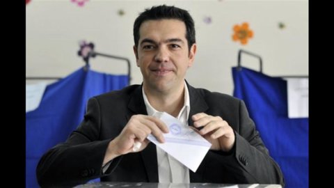 Greek elections, pro-euro parties collapse