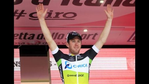 Giro d'Italia: 役に立たないステージ、特定のクラッシュ: もつれの中でゴスが勝利