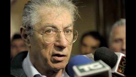 Lega, Bossi anchetat la Milano: fraudă împotriva statului