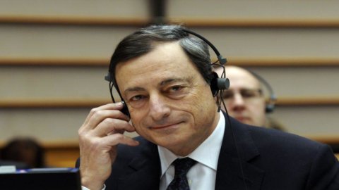 Mercados, Asia también espera a Draghi