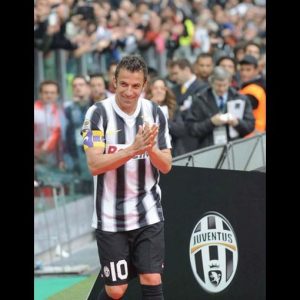 Juventus: sulit untuk mendapatkan Van Persie dan Higuain, tetapi ada jalur Cavani (Giovinco dan 25 juta)