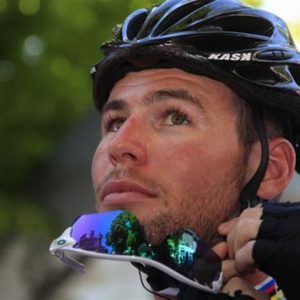 Giro d'Italia, Tris din Cavendish în Cervere înaintea munților mari