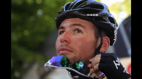 Giro d'Italia, Tris of Cavendish di Cervere sebelum pegunungan besar