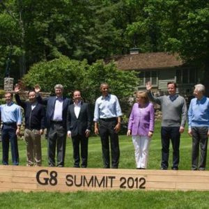 Лозунги G8: рост и занятость