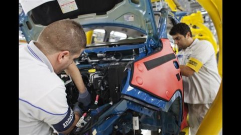 Fiat: oprire de 10 zile în Pomigliano