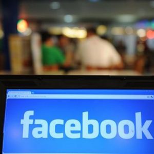 Facebook，华尔街自由落体