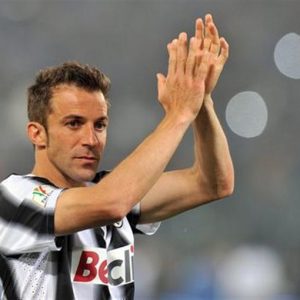 Juventus: Del Piero بیرون ملک جائیں گے اور bianconeri ایک نئے ٹاپ کھلاڑی کی تلاش میں ہیں۔