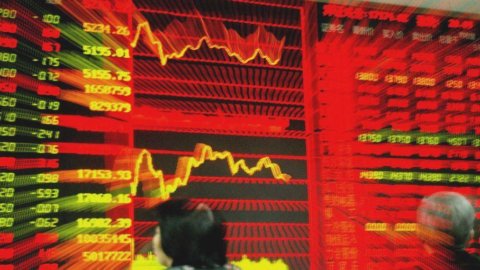 Piazza Affari, rimbalzo fallito. Torna il panic selling sulle banche