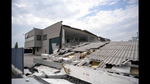 Emilia, öğlen 13 civarında başka bir deprem: Kuzey İtalya'nın tamamı titriyor, kurbanlar ve hasar. trenleri durdur