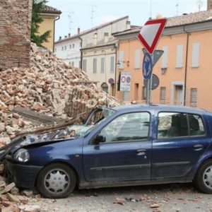 Deprem günlüğü: Emilia, Mirandola ve S. Felice sul Panaro arasında yer 12 cm yükseldi