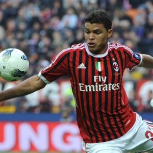 Bursa transfer Milan, perubahan yang diharapkan Berlusconi tiba: Thiago Silva bertahan pada akhirnya