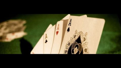 Mediobanca: the eurozone crisis is a game of poker