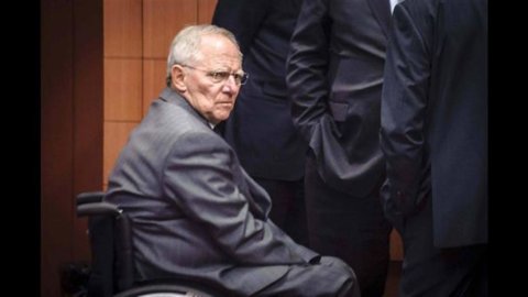 Ue, Schaeuble: controlli della troika anche in Spagna, ma solo per settore bancario