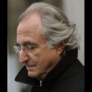 SUA, bancher condamnat la 110 ani de închisoare pentru fraudă Madoff