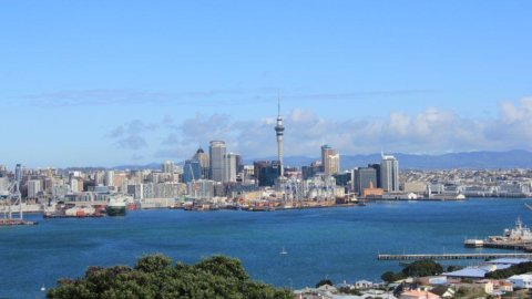 FERRAGOSTO ALL’ALTRO CAPO DEL MONDO – La crisi è finita e la crescita è forte ma in Nuova Zelanda