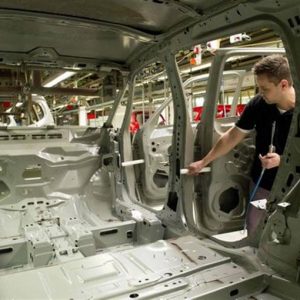 Eurozona: cresce oltre le aspettative la produzione delle industrie, +0,6% a maggio