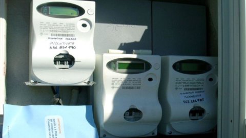 Terna, a marzo consumi elettrici in calo