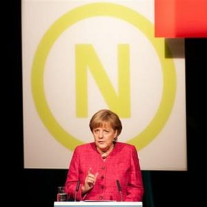 Crisi, Merkel: “Niente fuochi di paglia, servono riforme strutturali e riduzione del debito”