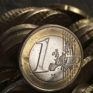 जून में बैंक ऑफ इटली, यूरो-सिक्का गिरा (-0,017%)