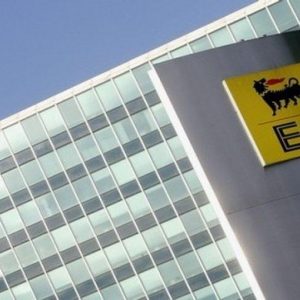 Eni, l’utile operativo raddoppiato ma la Borsa è fredda