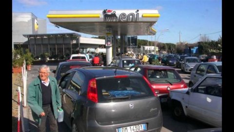 Gasolina, los aumentos nunca se detienen: aumentos de Eni, Esso, IP, Q8 y TotalErg