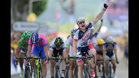 Tour de France, a Rouen Cavendish vola per terra e Greipel batte Petacchi