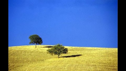 ホット: カロンとミノスが南に火を放ち、北に嵐を巻き起こす