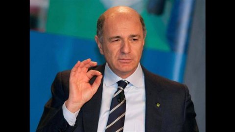 Slitta il Decreto sviluppo, scontro Passera-Grilli