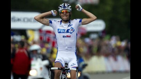 环法自行车赛 - 皮诺让法国开心，威金斯总是黄色，明天进行计时赛