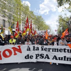 プジョー、フランス政府は企業リストラ案を受け入れない