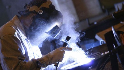 Italia: indice Pmi manifattura al top da 4 anni