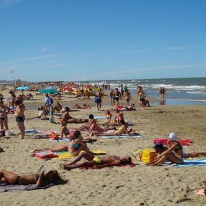 Vacanze estive: niente viaggi per quasi la metà degli europei, italiani in calo del 25% sul 2011