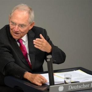 Schaeuble سپین کی مدد کے لیے کھلتا ہے۔