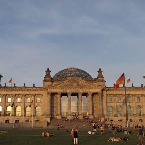 Griechenland, der Deutsche Bundestag stimmt europäischen Hilfen mit sehr großer Mehrheit zu