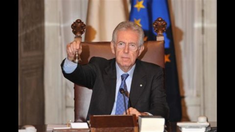 Il Governo taglia le Province, non le feste