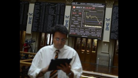 Le mal de l'euro bouleverse les Bourses et se propage : Milan se reprend en finale mais perd plus de 2%