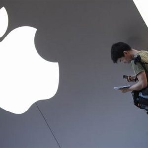 Apple: aperta inchiesta Ue sulla vendita di Iphone